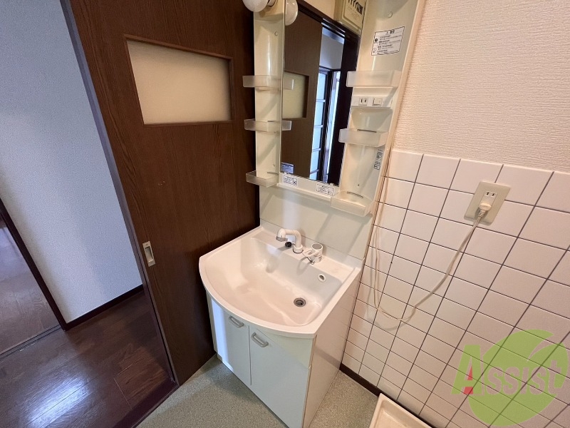 洗面設備　歯磨きや洗面はこちらでお願いいたします。