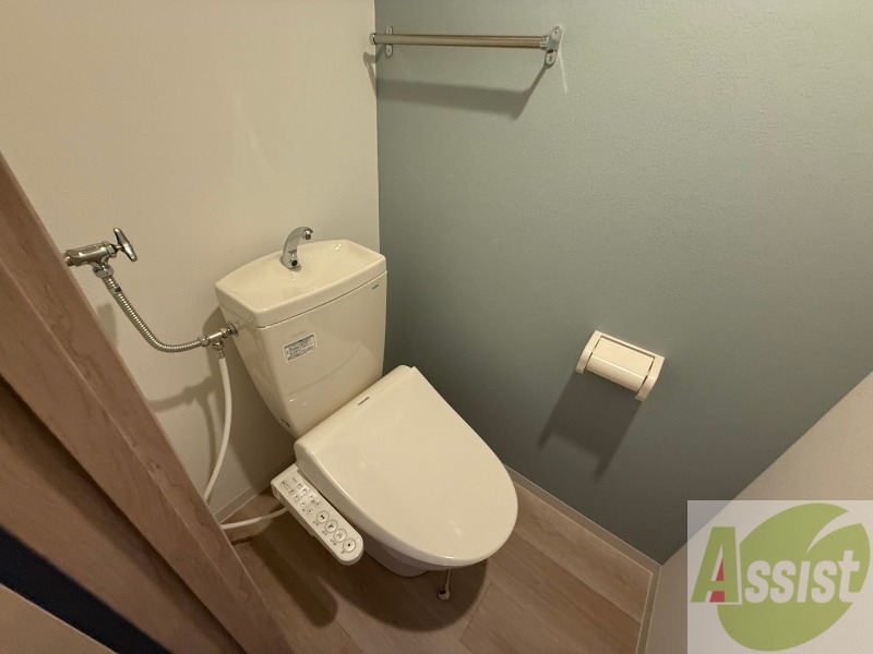 トイレ　こちらはトイレです。清潔感があり、安心して使用できます。