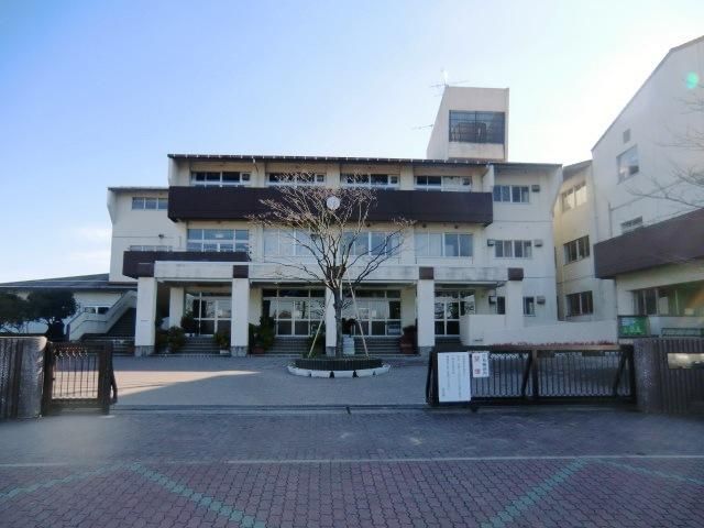 小学校　新松戸西小学校（小学校）まで990m