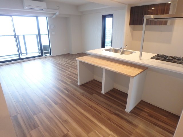 居室・リビング　日当たりのよい明るいお部屋です
