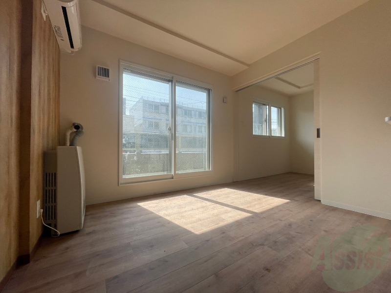 居室・リビング　広くてキレイなお部屋が広がっていて、充実した生活が送れそう。