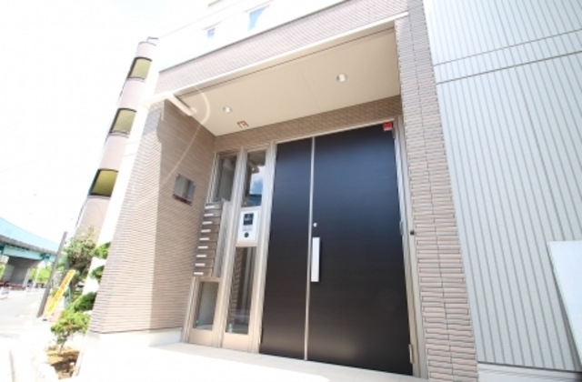エントランス　オートロック完備