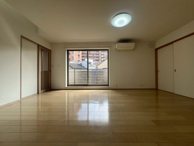 西宮市池田町戸建の居間写真