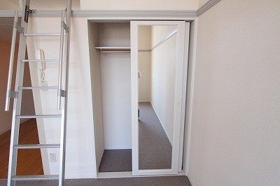 その他部屋・スペース　姿見付き収納
