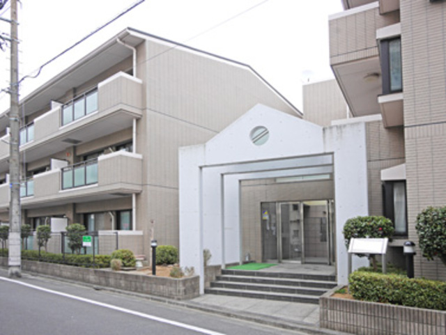 エントランス　外観（西側）
