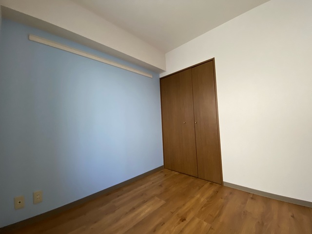 その他部屋・スペース　通路側居室。アクセントクロスです。