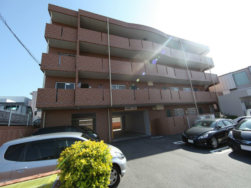 建物外観　外観　オートロック付　外壁タイル張り　敷地内平面駐車場