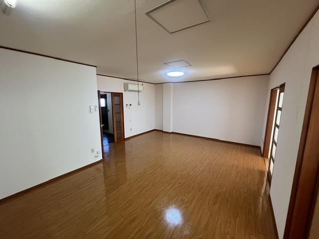 ベルデTAKADAの居間写真