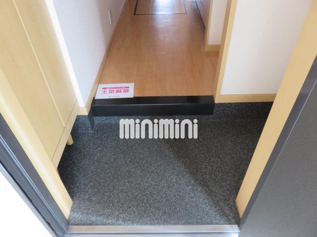 玄関　下駄箱付きの玄関です