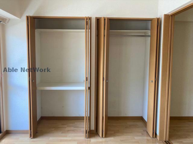収納　※同物件別部屋の写真です。