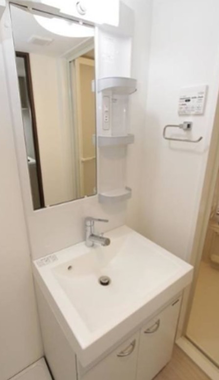 洗面設備　同仕様写真含む