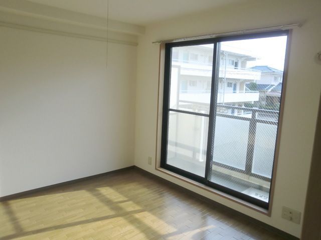 その他部屋・スペース　★南向きで日当たり良好の明るいお部屋です★