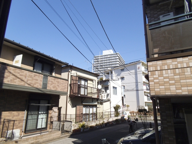 眺望　通りを少し中に入った住宅街です☆