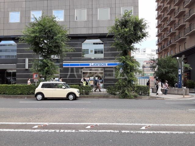 スーパー　ローソン横浜南幸二丁目店（スーパー）まで690m