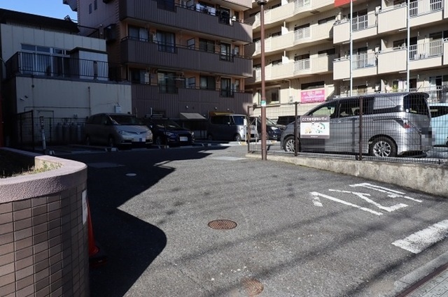 駐車場　駐車場
