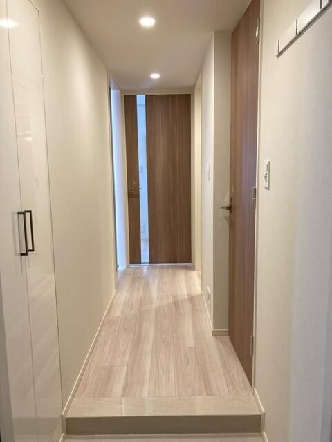 玄関　写真は同タイプ住居です