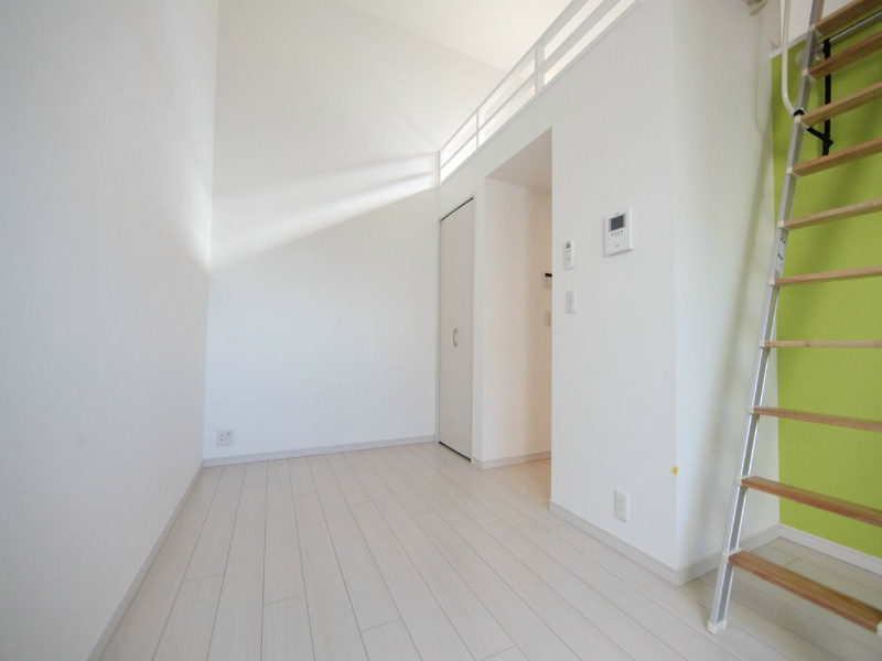 居室・リビング　洋室9.2帖　ロフト4.7帖（収納でもお部屋でも使えます）