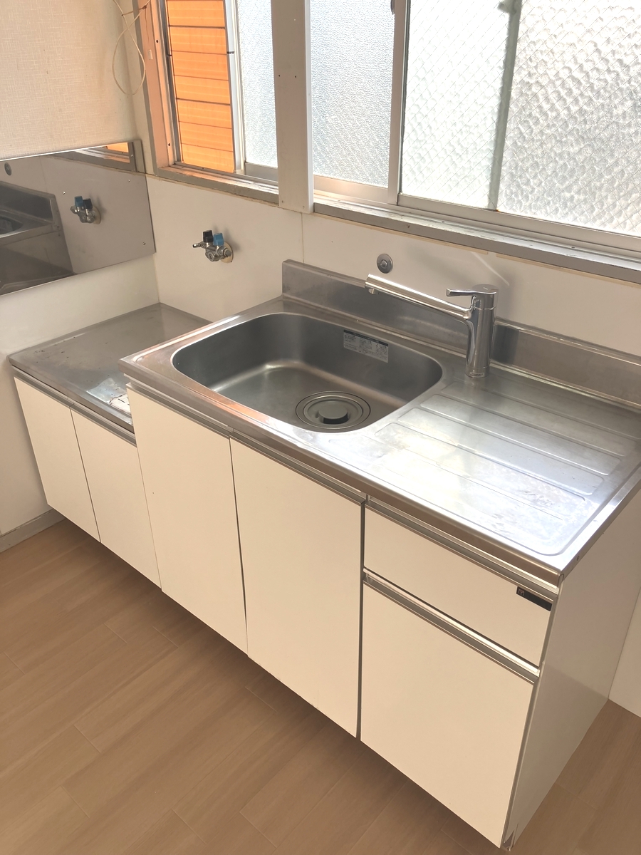 キッチン　※写真は別の部屋のものです。