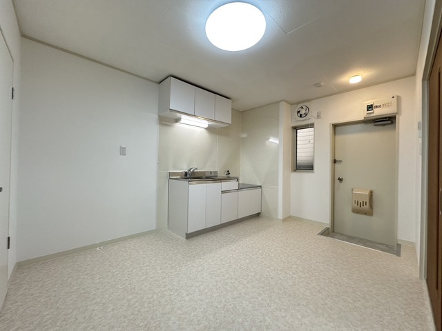 居室・リビング　別部屋参考写真です