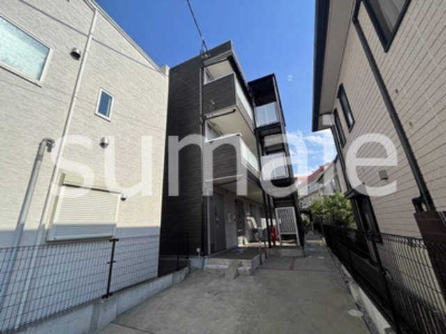 建物外観　３階建てのアパートです。
