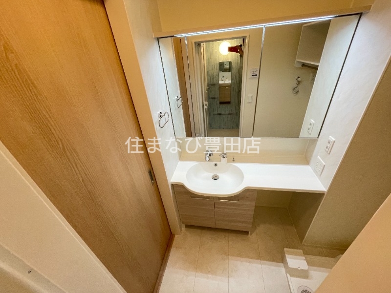 洗面設備　同型