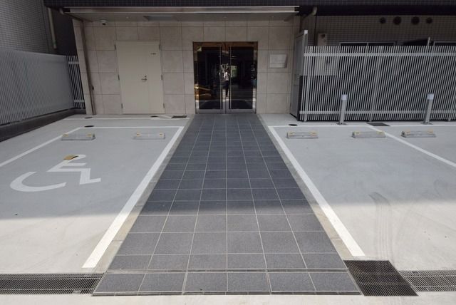 エントランス　建物入口