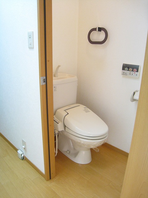 つくばエクスプレス つくば駅 徒歩42分 3階建 築23年のトイレ写真