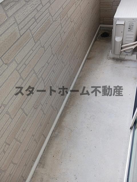 バルコニー　バルコニーからの眺めを楽しみながら食事をしませんか