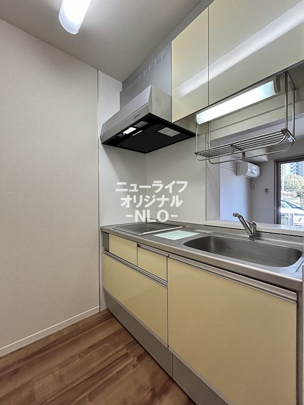 キッチン　IHクッキングヒーター☆収納は人気のスライド式を採用☆