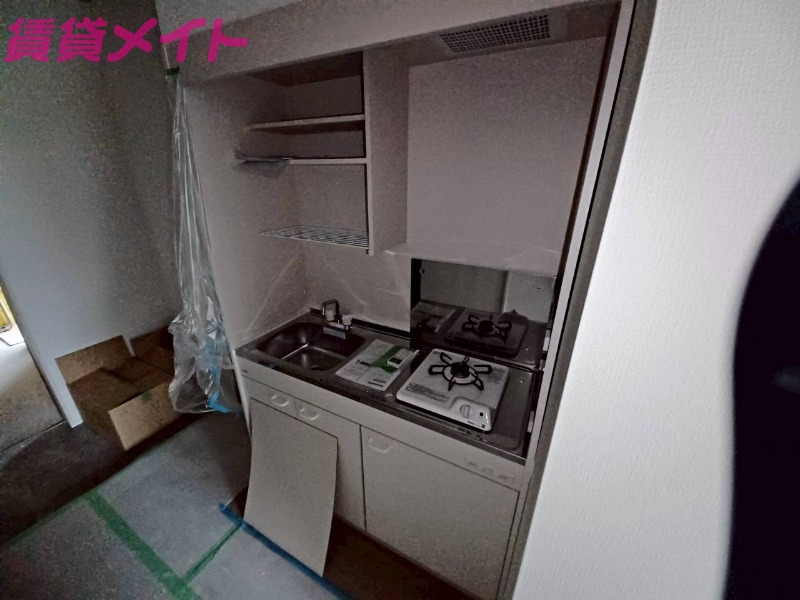 キッチン　同型建設中の写真です