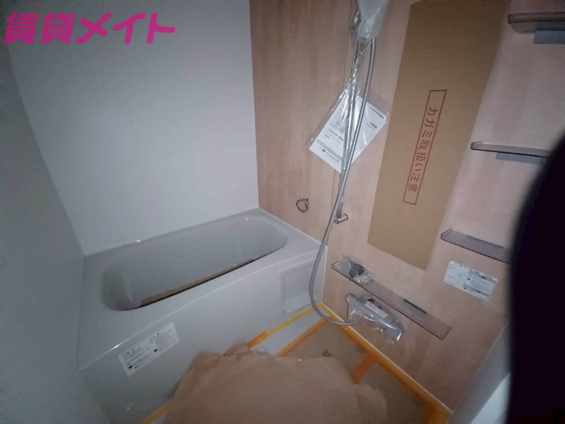 バス・シャワールーム　同型建設中の写真です