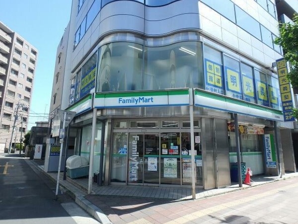 コンビニ　ファミリーマート川口芝新町店（コンビニ）まで30m
