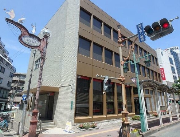 銀行　三菱UFJ銀行蕨支店（銀行）まで70m