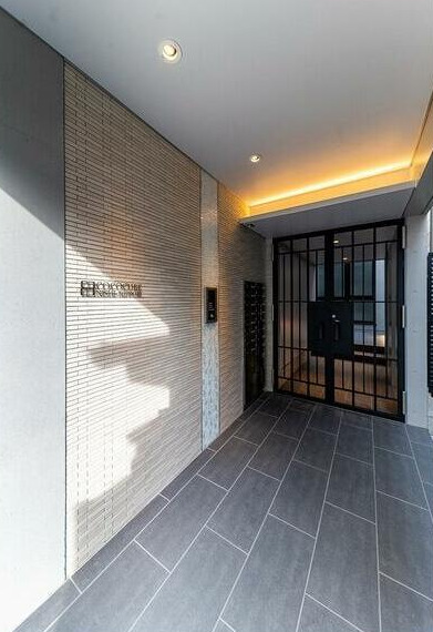 エントランス　COCOCUBE西日暮里　　荒川区西日暮里6