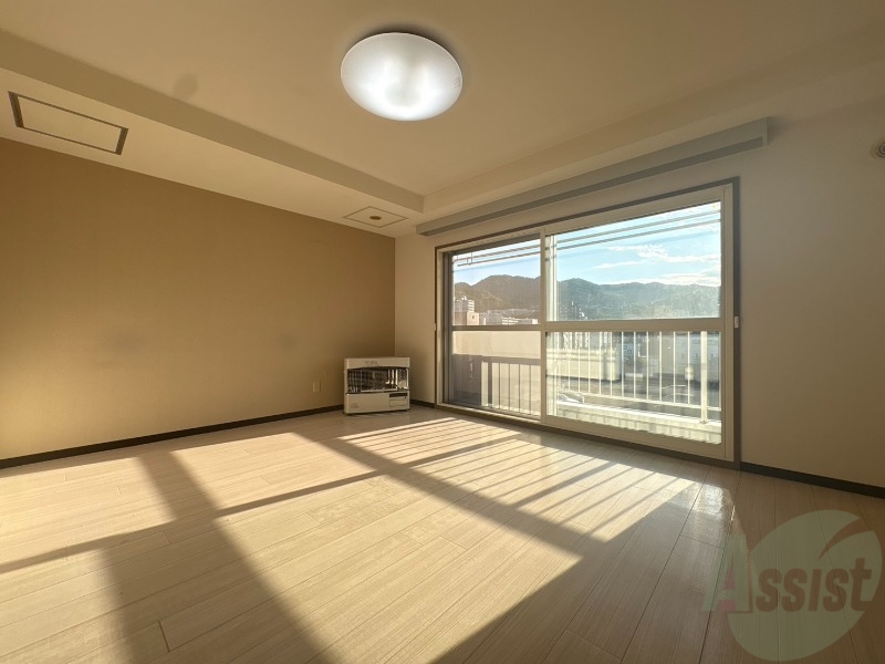 居室・リビング　広くてキレイなお部屋が広がっていて、充実した生活が送れそう。