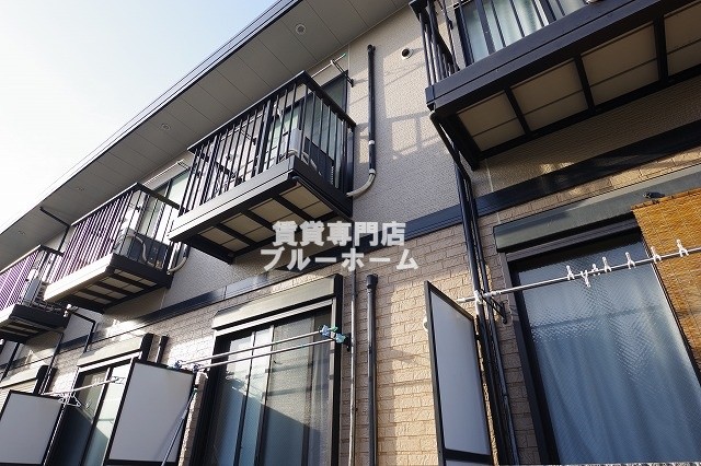 建物外観　軽量鉄骨造2階建ての物件！