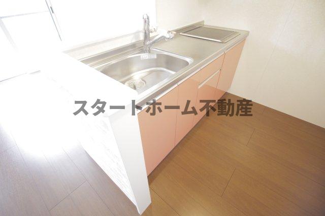 ＪＲ高徳線 池谷駅 バス乗車時間：25分 最寄りバス停で下車 徒歩10分 2階建 築14年のキッチン写真