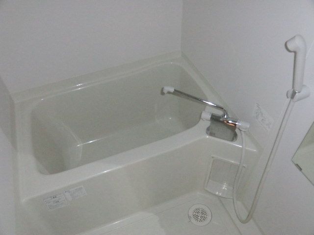 バス・シャワールーム　もちろんバストイレ洗面台独立