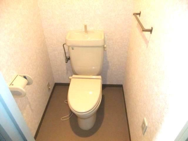 都営大江戸線 練馬春日町駅 徒歩3分 3階建 築28年のトイレ写真