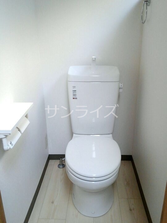 新橋町貸家のトイレ写真