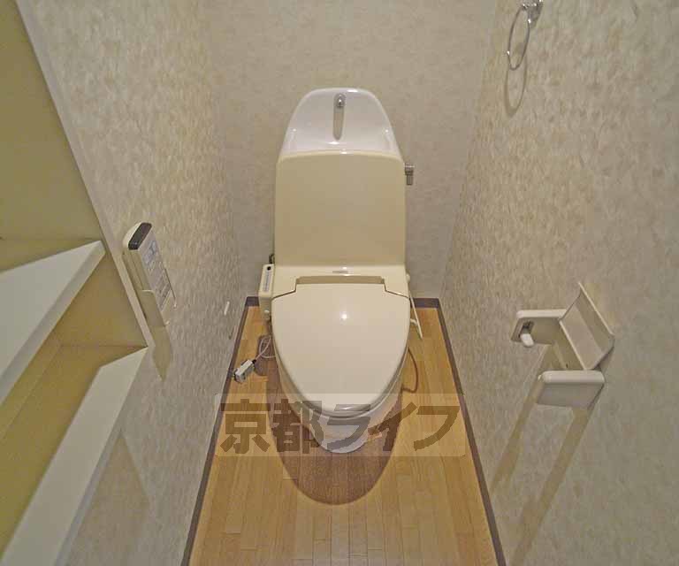 トイレ　シャワートイレです。