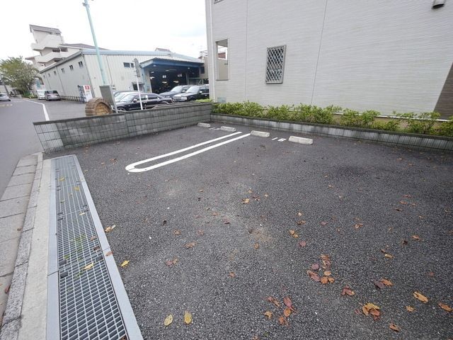 駐車場　敷地内駐車場