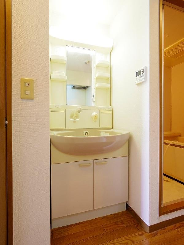洗面設備　※他号室写真です