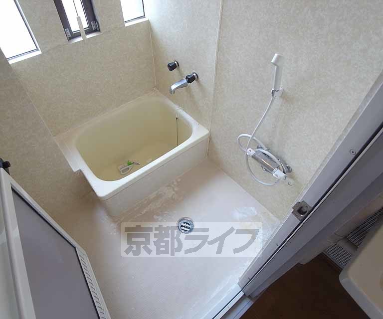 バス・シャワールーム　きれいなお風呂です。