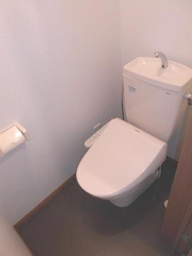 ＪＲ室蘭本線 鷲別駅 徒歩20分 2階建 築15年のトイレ写真