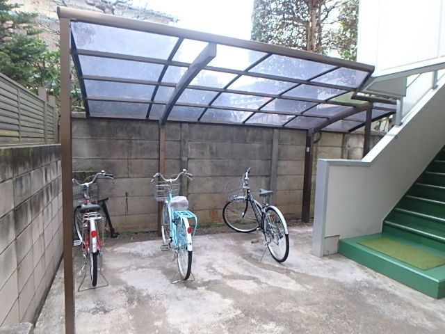 その他共有部分　屋根付き駐輪場