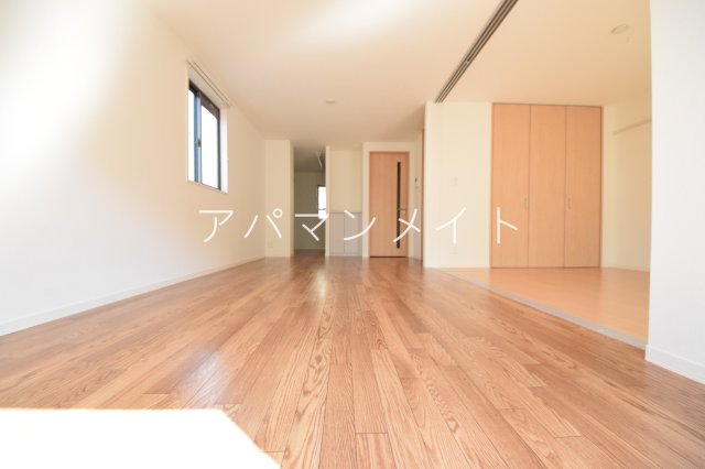 コンフォートハイム戸塚の居間写真