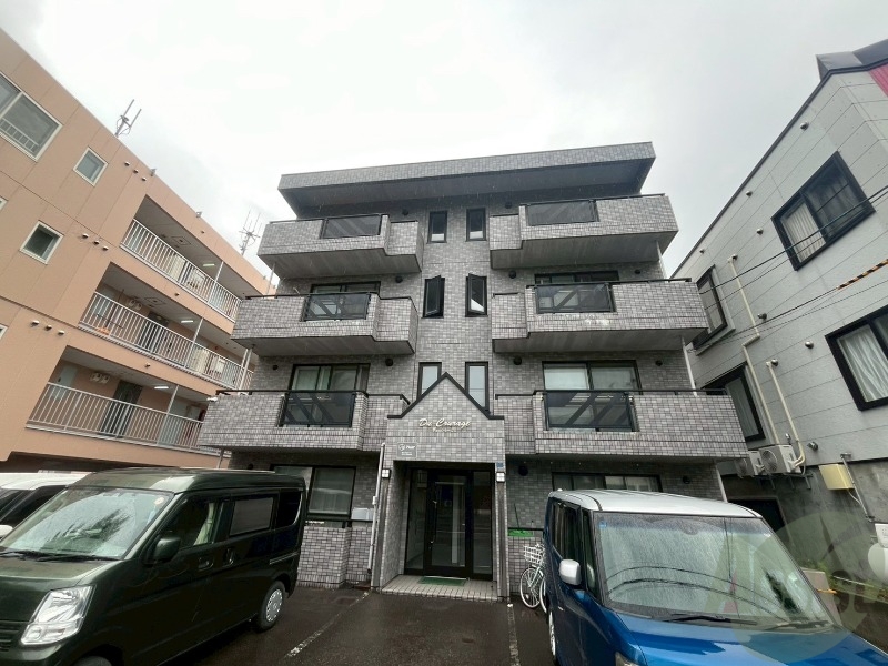 建物外観　札幌市東区北十九条東「デュクラージュ」