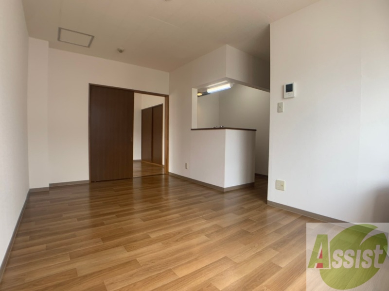 居室・リビング　広くてキレイなお部屋が広がっていて、充実した生活が送れそう。
