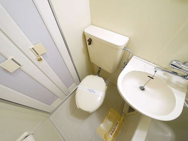 トイレ　清潔感のあるトイレです